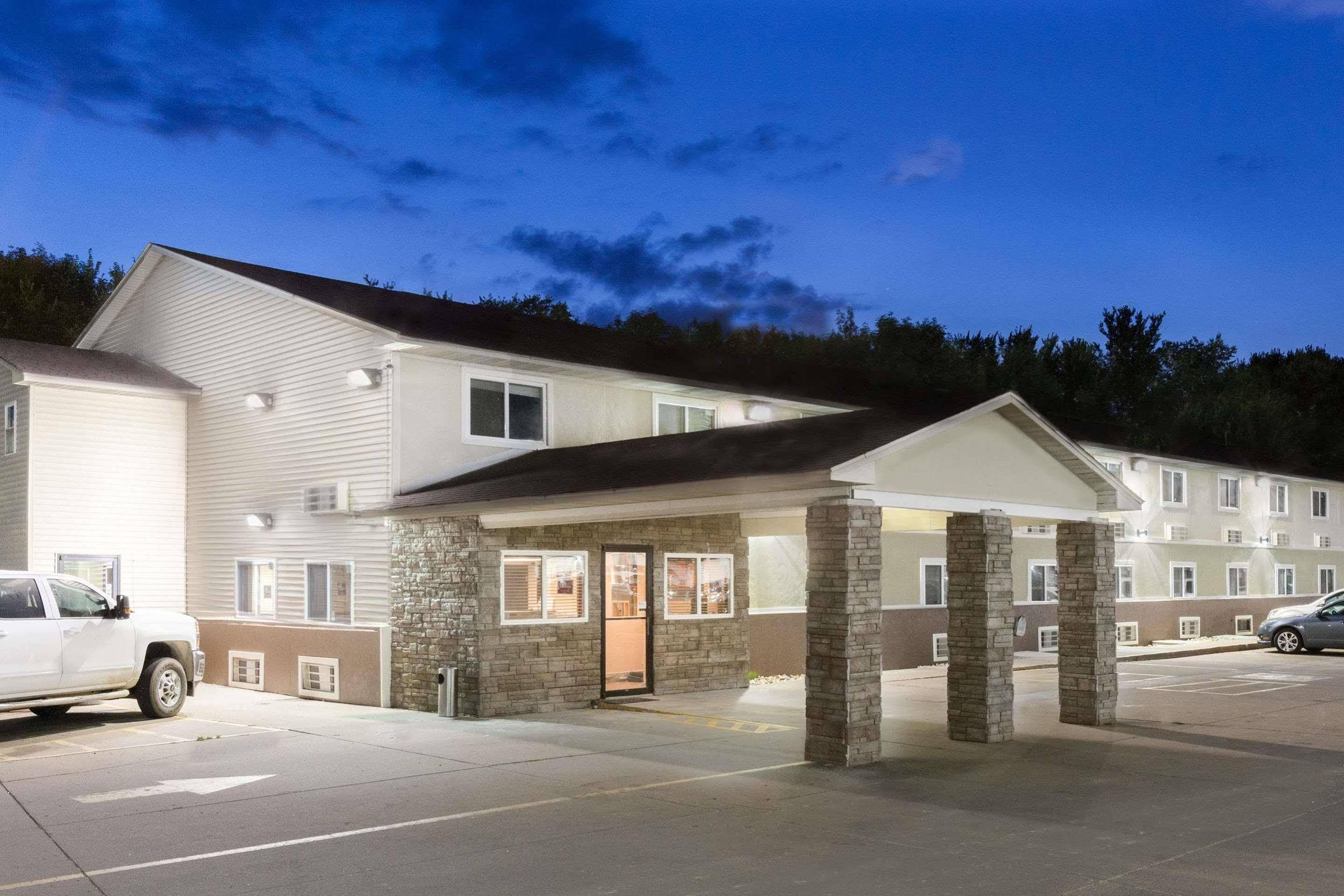 Super 8 By Wyndham Fort Madison Exterior photo