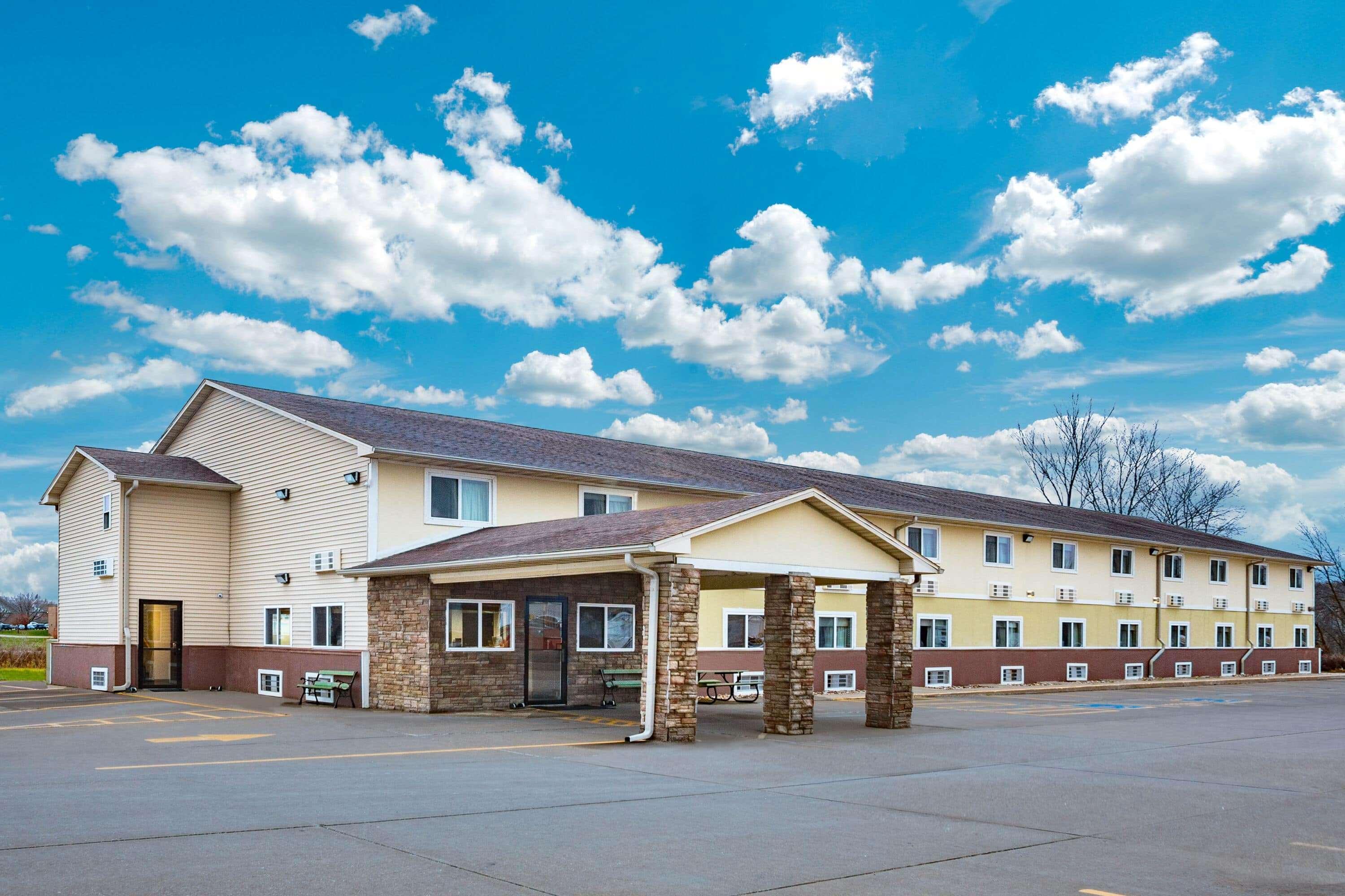 Super 8 By Wyndham Fort Madison Exterior photo
